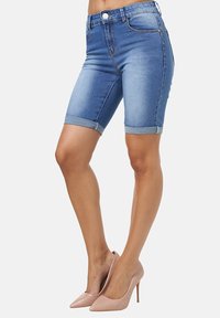 Elara Shorts vaqueros - blau
