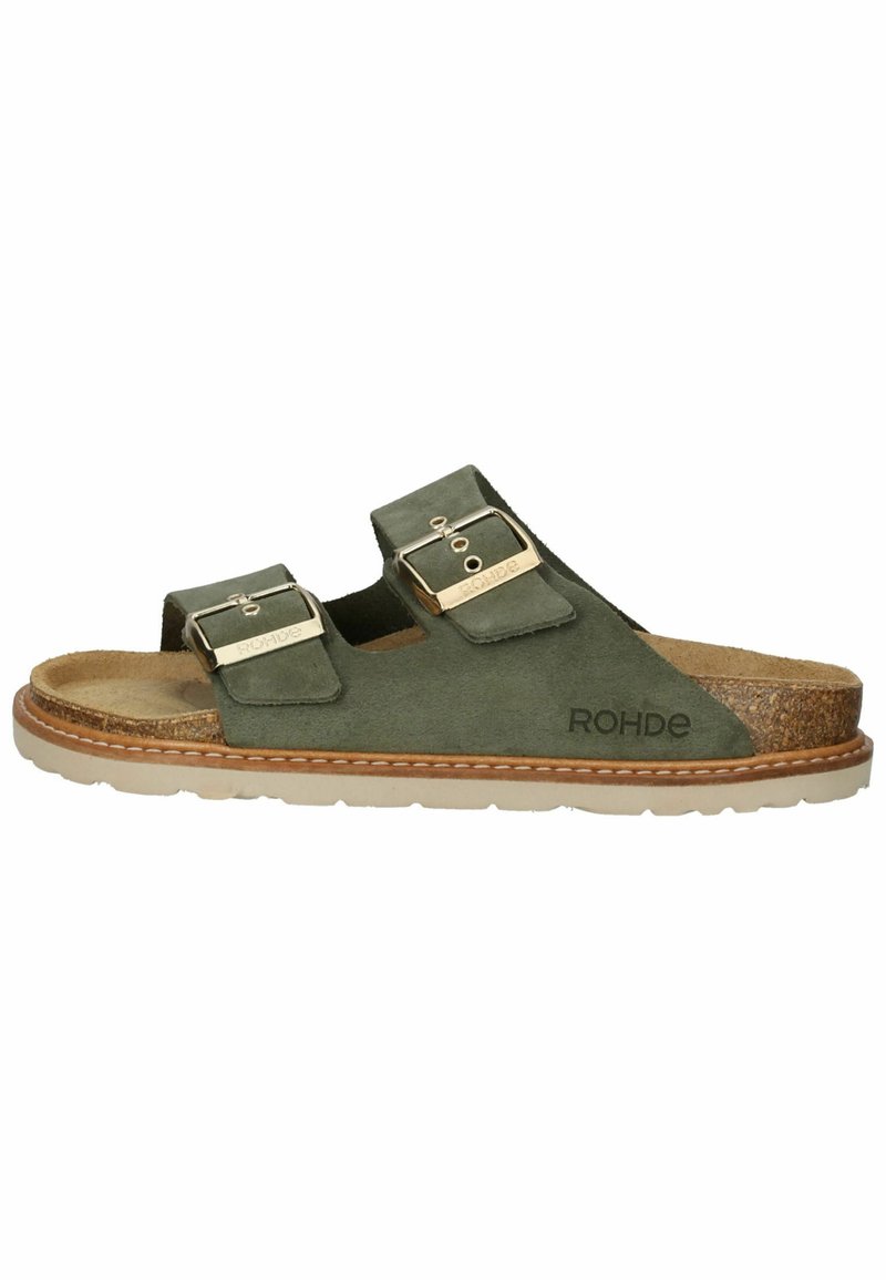 Sandali slide in suede verde con due cinturini regolabili, fibbie metalliche, soletta in sughero e suola leggera in gomma. Logo stampato di lato.