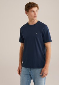 Unausgewählt, blue