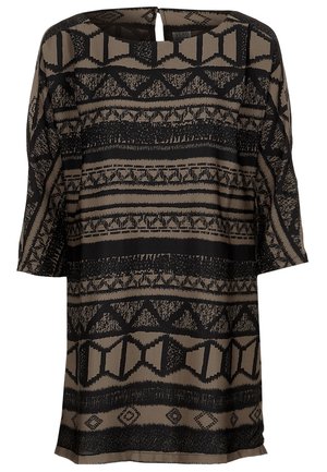 Abito tunica marrone con motivi geometrici neri, design loose, scollo rotondo e una piccola apertura a chiave sulla schiena. Tessuto morbido.