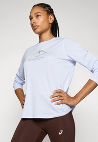 ASICS FUJITRAIL LOGO TOP - Top dugih rukava - blue fade
