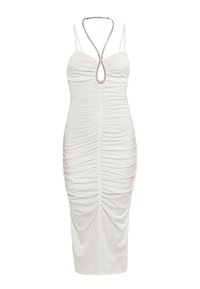 Weißes Bodycon-Kleid mit gerafftem Textur, dünnen Trägern und einem kettenartigen Halsauschnitt. Elegantes, figurbetontes Design.