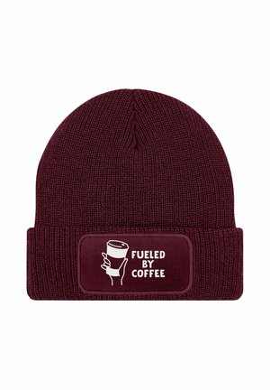 MIT PATCH  SPRUCH FUELED BY COFFE - Beanie - bordeauxrot