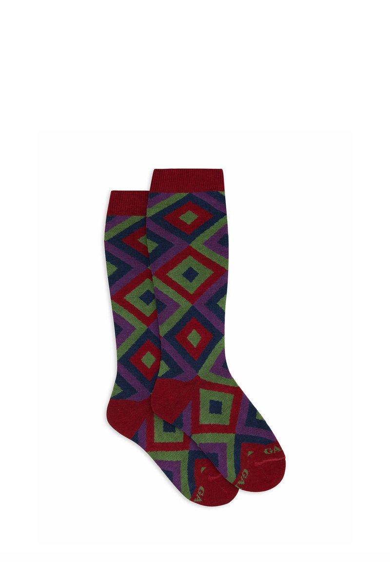 Calzini fino al ginocchio con motivo geometrico a rombi in rosso, verde, blu navy e viola, con bordo e punta in rosso solido.