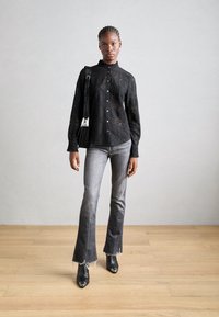 Mos Mosh SHIRT - Bluza z gumbi - black