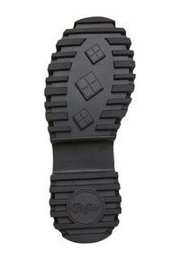 Černá gumová podrážka s hlubokými drážkami, doplněná diamantovými akcenty a vroubkovanou texturou. Kulaté logo ražené na patě. Odolný design pro lepší přilnavost.