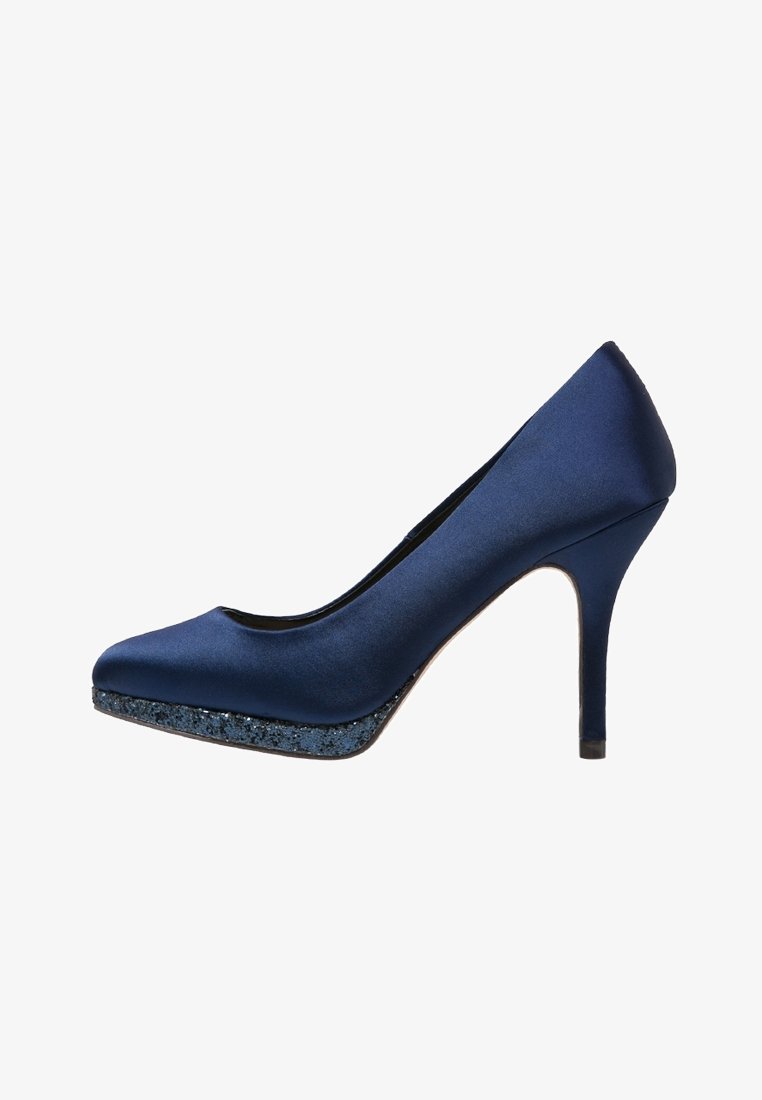 Escarpin à talon haut en satin bleu marine avec bout arrondi et semelle plateforme pailletée, vu de profil sur fond blanc.