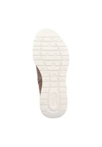 Brązowy sneaker z teksturowaną cholewką z materiału, biała gumowa podeszwa z wzorem bieżnika dla lepszej przyczepności oraz niskoprofilowy design.