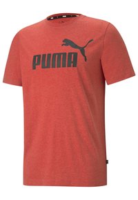 Červené tričko s krátkým rukávem vyrobené z kombinované tkaniny, které má výrazné černé logo "PUMA" a černou siluetu skákající pumy.