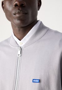 HUGO NARANE - Pilotska jakna - open grey