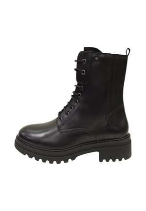 Stivaletto in pelle nera con punta rotonda, chiusura con lacci davanti, suola in gomma e pannello laterale testurizzato. Presenta cuciture a vista e un manico per facilitare l'indossamento.
