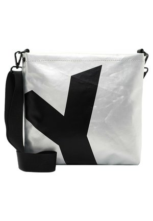 SURI FREY JESSEY-PLANE - Umhängetasche - silver