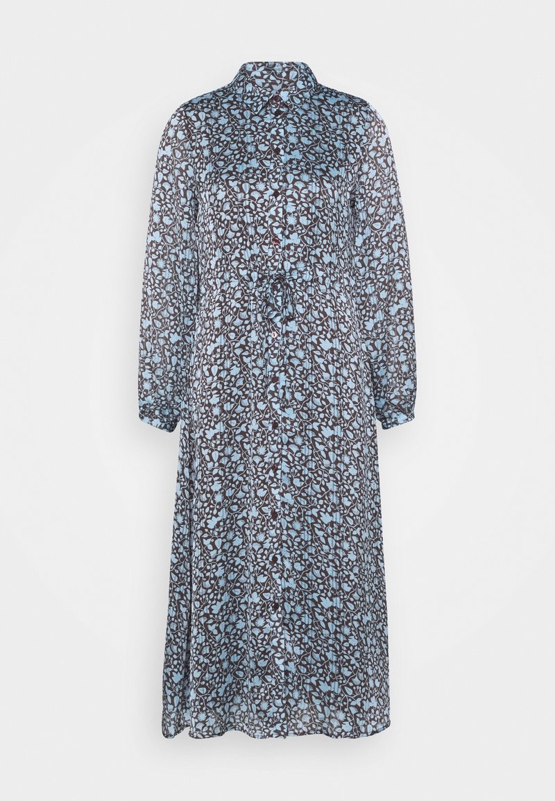 Robe longue boutonnée en tissu transparent, présentant un motif floral bleu sur un fond sombre, avec des manches longues et une ceinture à la taille.