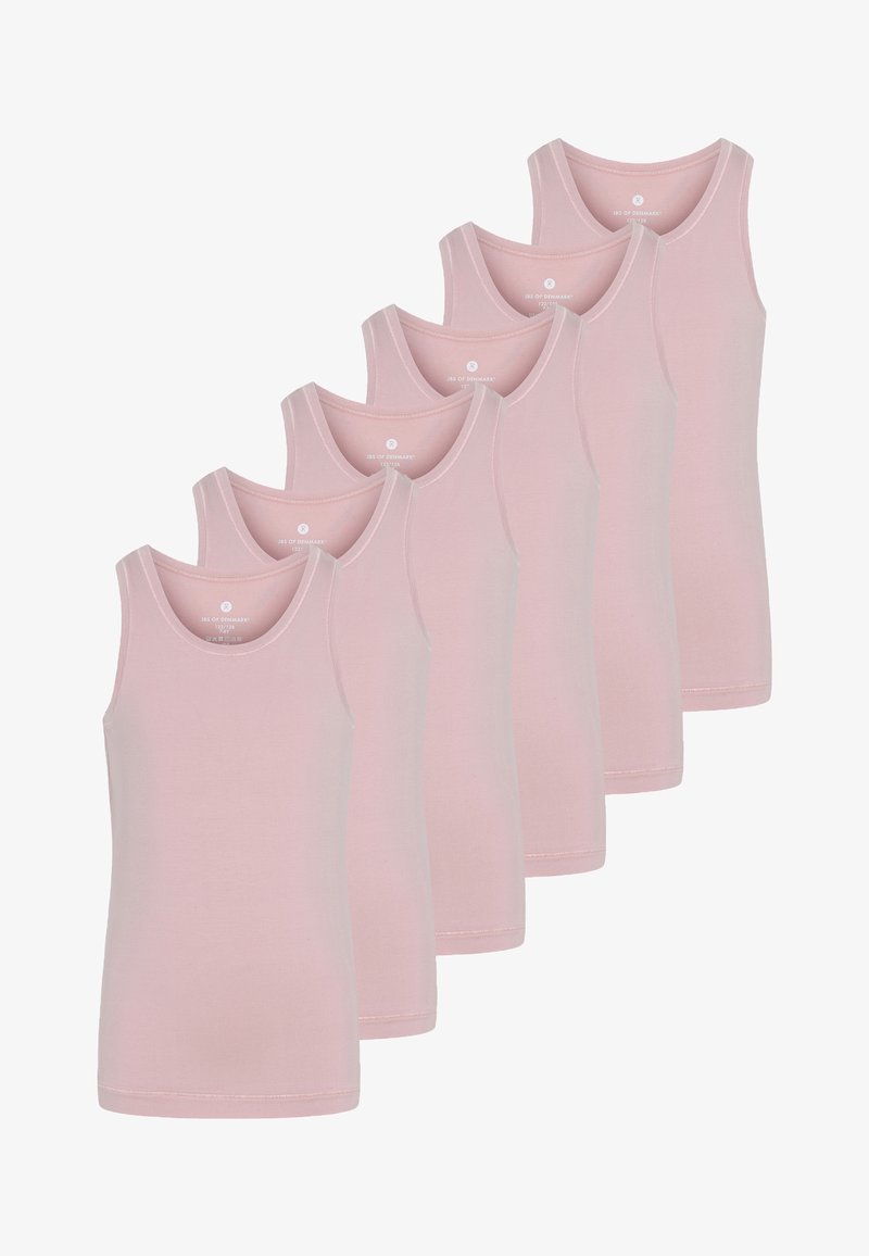 Seks lyserøde bomulds tanktoppe arrangeret i en række, med en rund halsudskæring, uden ærmer og en glat tekstur. Hver top har et mærke på bagsiden.