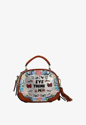 Brun og sølv håndtaske med blomstermotiver, teksten "EYE THEME" og en kvast som pynt. Har glatte og teksturerede overflader.