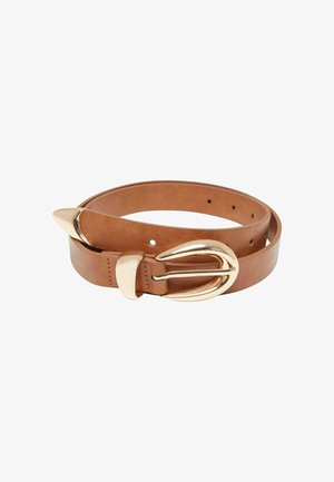 Ceinture en cuir marron avec une boucle en métal doré brillant et une pointe effilée. Comprend plusieurs trous pour un ajustement personnalisé et une texture lisse.