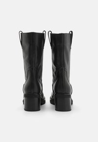 Nubikk CASSY SLOUCH - Kauboi-/mootorrattasaapad - black
