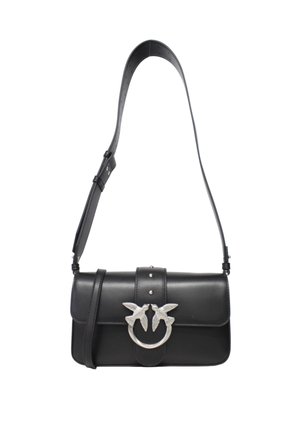 Borsa a mano in pelle nera dalla forma strutturata, caratterizzata da un design con un uccello argentato come chiusura. La tracolla regolabile è realizzata in pelle abbinata.