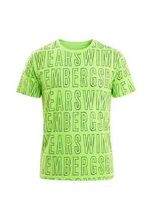 T-shirt verde brillante a maniche corte con grande motivo testuale nero contornato che ripete le parole "BERSWIMWEAR" su fronte e maniche.