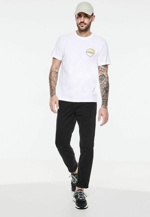 Street One MEN MIT CHEST - T-shirt con stampa - weiß