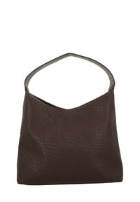 Borsa a tracolla in pelle marrone con una texture a motivo serpente, ampia tracolla e forma triangolare morbida. Nessuna ferramenta visibile.