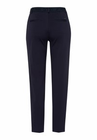 Marinblå slim-fit byxor med en slät tyg, en märkesbaskud och två bakfickor. Skräddarsydd design med raka ben och skräddarsydd fåll.