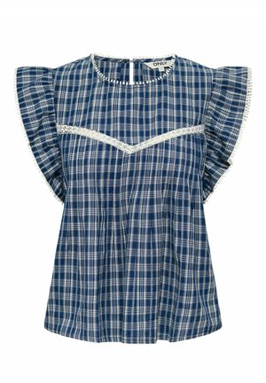 Blau-weiß karierte Bluse mit gerüschten kurzen Ärmeln und weißer Spitzenborte über Brust und an den Ärmelrändern.