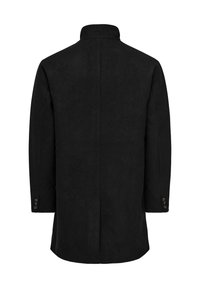 Sort frakke med høj krave, lange ærmer, lige snit og knaplukning ved håndleddene. Blød tekstur med rent, minimalistisk design.