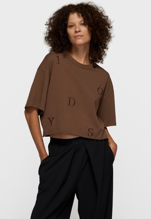 - T-shirt z nadrukiem