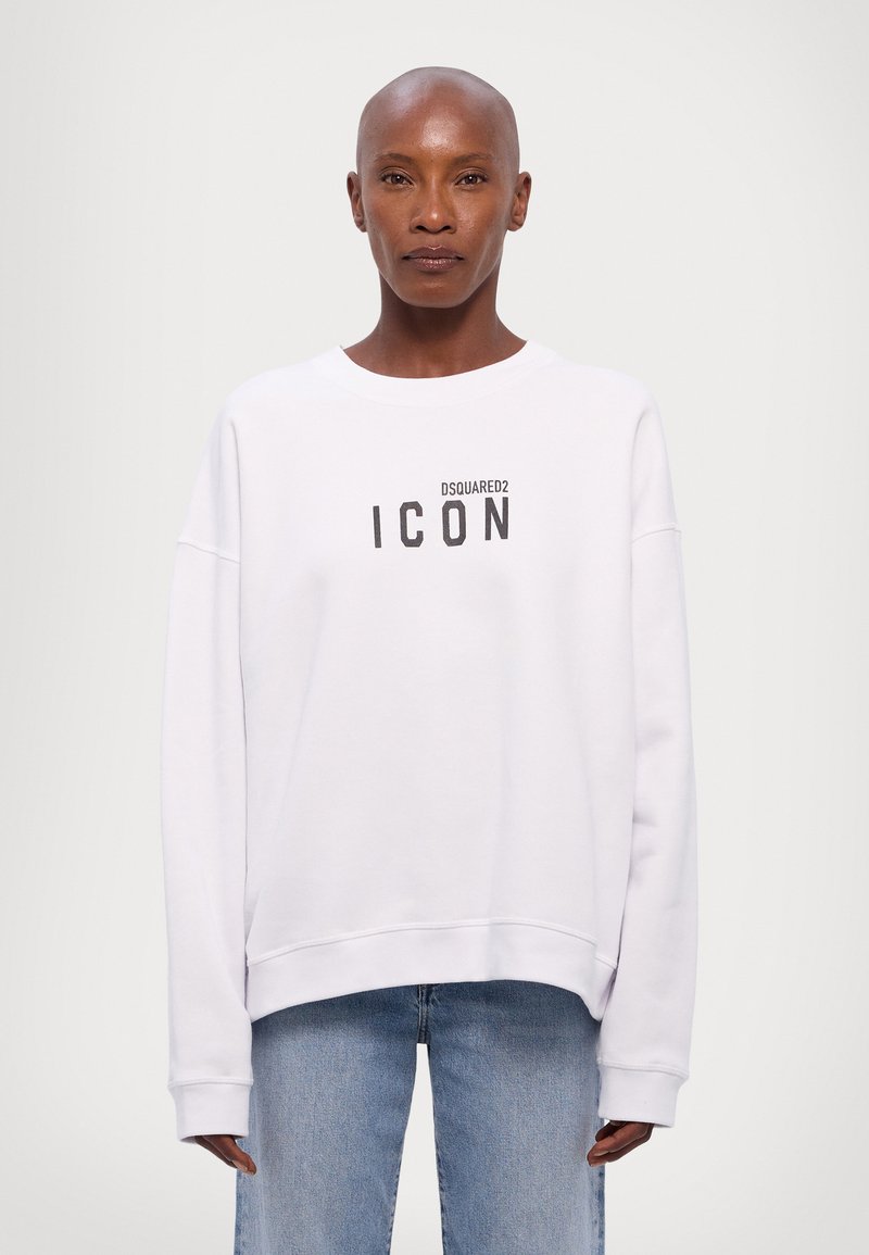 Sweatshirt surdimensionné blanc avec une impression noire audacieuse "DSQUARED2 ICON" au centre. Manches longues, encolure ronde, en coton doux.