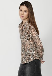 Koroshi LONG SLEEVE - Bluza s gumbima - marron brown
