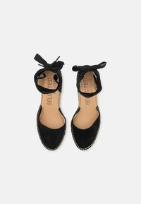 Selected Femme SLFMIA WEDGE  - Sapatos de salto alto com atacadores - black