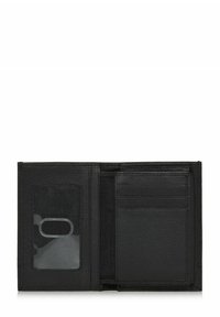 Czarny skórzany portfel z teksturowanym wykończeniem, posiada przezroczystą kieszeń na identyfikator, wiele miejsc na karty oraz poziomy design.