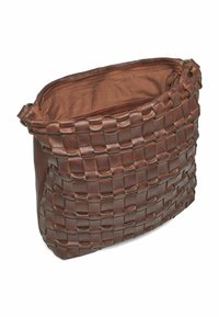 Borsa a tracolla in pelle marrone intrecciata con una superficie texture, chiusura a zip e un ampio spazio interno. Accentuata con bordi rinforzati per una maggiore durabilità.