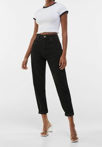 Bershka Relaxed fit -farkut - black