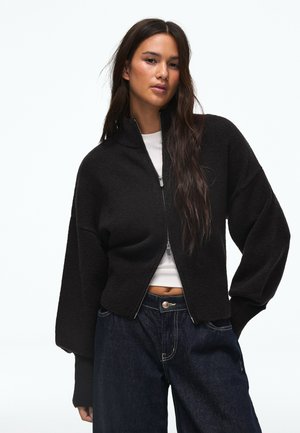 Bershka, HIGH-NECK ZIP-UP JACKET - Gilet - black