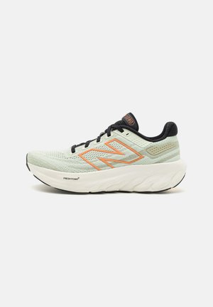New Balance FRESH FOAM X 1080 - Chaussures de running sur route - green