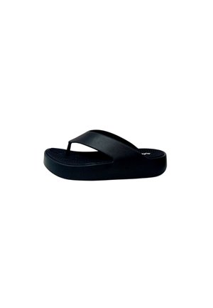 Sandalo infradito nero con platform imbottito, fascia superiore larga e sottopiede strutturato.