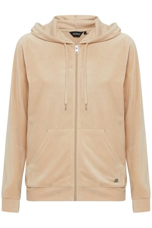 Beige hettejakke med glidelås i myk, teksturert stoff. Har snor i hetten og lommer foran. Glidelåsen og logoen er plassert ved kanten.