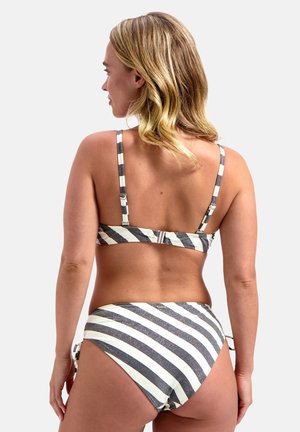 Gestreept bikini set in grijs en off-white, gemaakt van soepele stof. Heeft verstelbare bandjes en een strikdetail aan de zijkant van de onderkant.