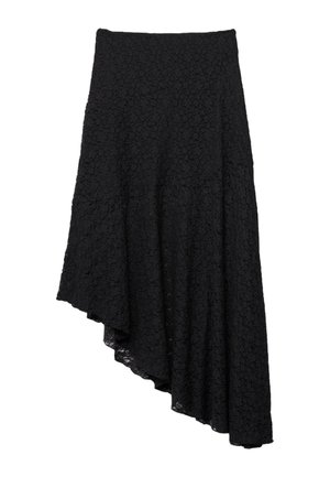Čierna čipkovaná sukňa s asymetrickým lemom, plynulou siluetou a kvetinovou čipkovou textúrou.
