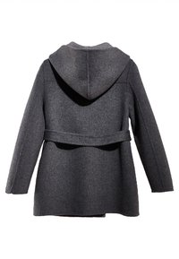 Grå uldfrakke med hætte, der har taljesnor, lange ærmer og en let udvidet silhuet. Struktureret stof med minimal detaljering.