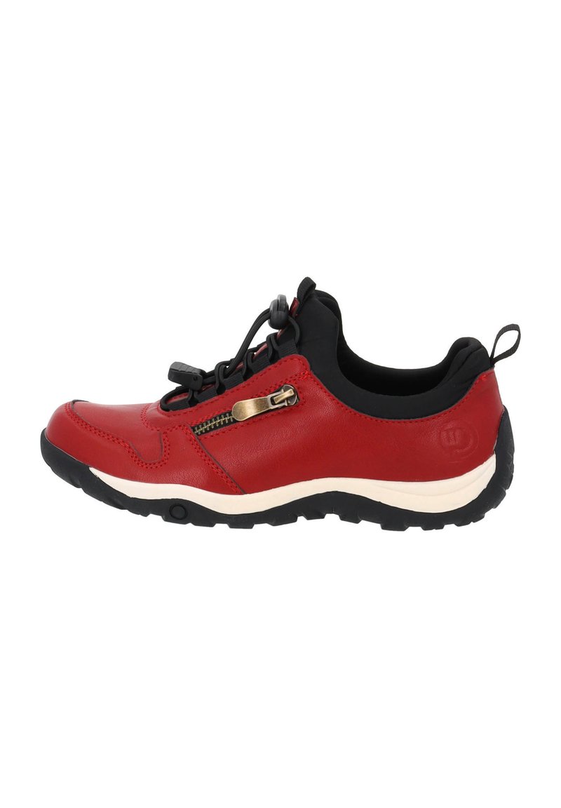 Zapato de cuero rojo con acentos negros, superficie texturizada, un cierre lateral y una suela de goma negra duradera. Incluye cordones elásticos para ajustar el calce.