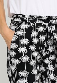 Expresso Kalhoty - black