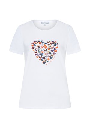 Weißes T-Shirt mit kurzen Ärmeln und einem bunten Herzmuster, das ein größeres Herz bildet, sowie dem Text "love is all around" in der Mitte vorne.