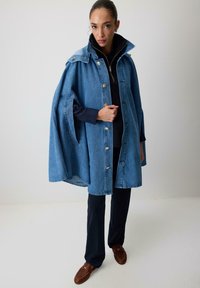 HOODED - Kapper - White