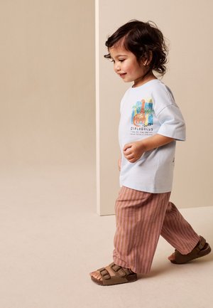 Next, REGULAR FIT - WIDE FIT PULL ON - Trousers - red stripe