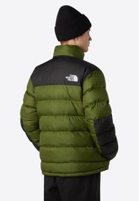 The North Face M LIMBARA INSULATED JACKET - Zimní bunda - woodland green