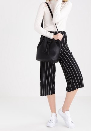 TOM TAILOR DENIM Axelremsväska - black