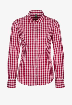 Camicia a maniche lunghe a quadretti rossi e bianchi con colletto classico, chiusura a bottoni sul davanti e polsini. Realizzata in tessuto leggero.